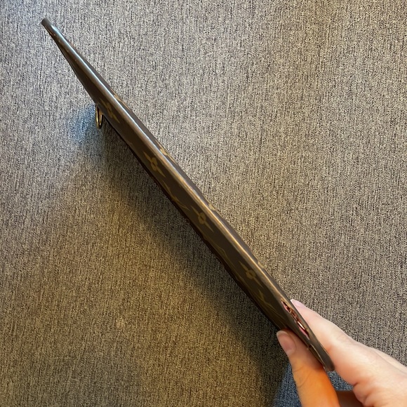 Louis Vuitton Neverfull MM Pochette - Picture 3 of 9